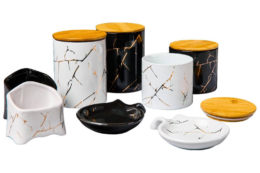 Novità Home Kitchen - Barattolo Nero Ramage Oro Con Tappo Legno Medio