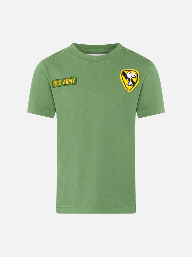 Mc2 Saint Barth T-shirt da bambino verde militare con stampa Snoopy | SNOOPY - EDIZIONE SPECIALE PEANUTS™