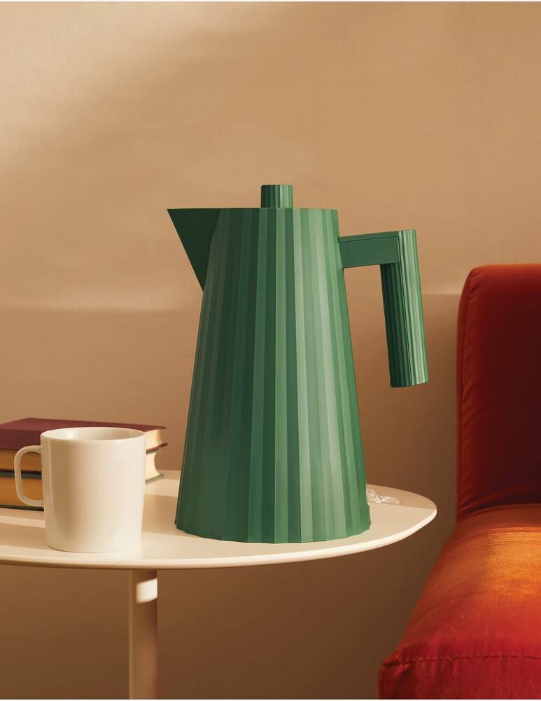 Alessi "Plissè" Bollitore Elettrico L.1 In Resina Termoplastica. Spina Europea. 2400W