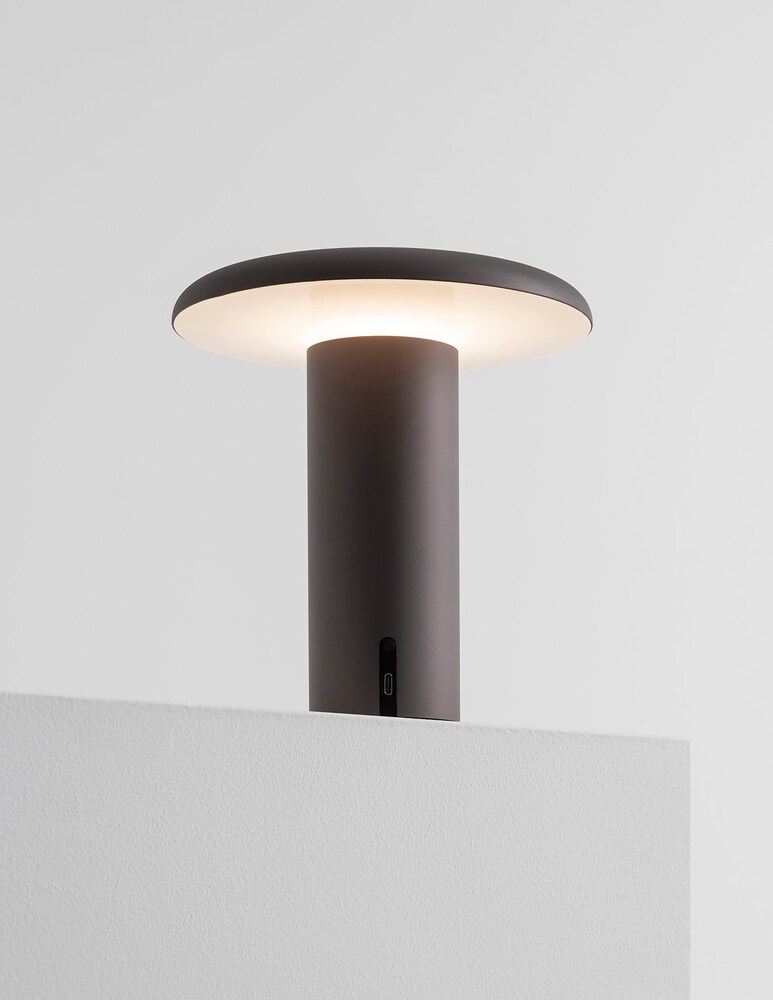 Artemide Takku Lampada Da Tavolo Anodizzato