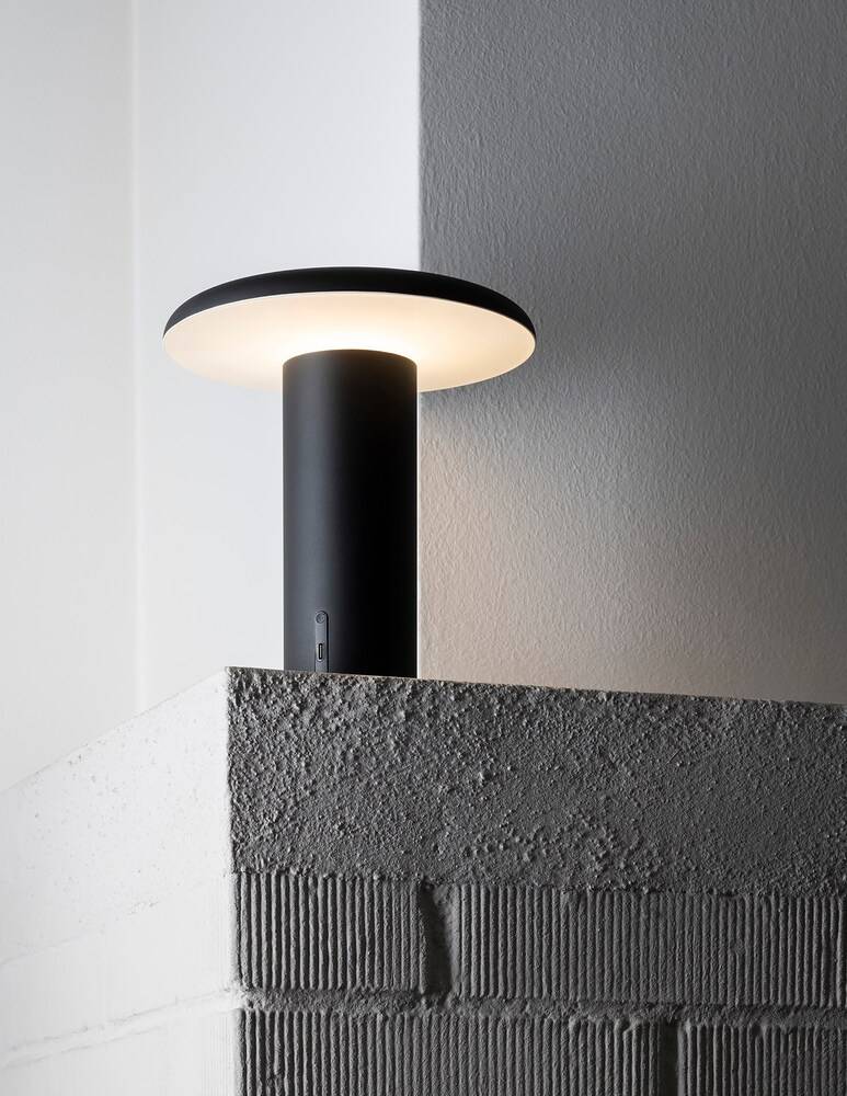 Artemide Takku Lampada Da Tavolo Bianco