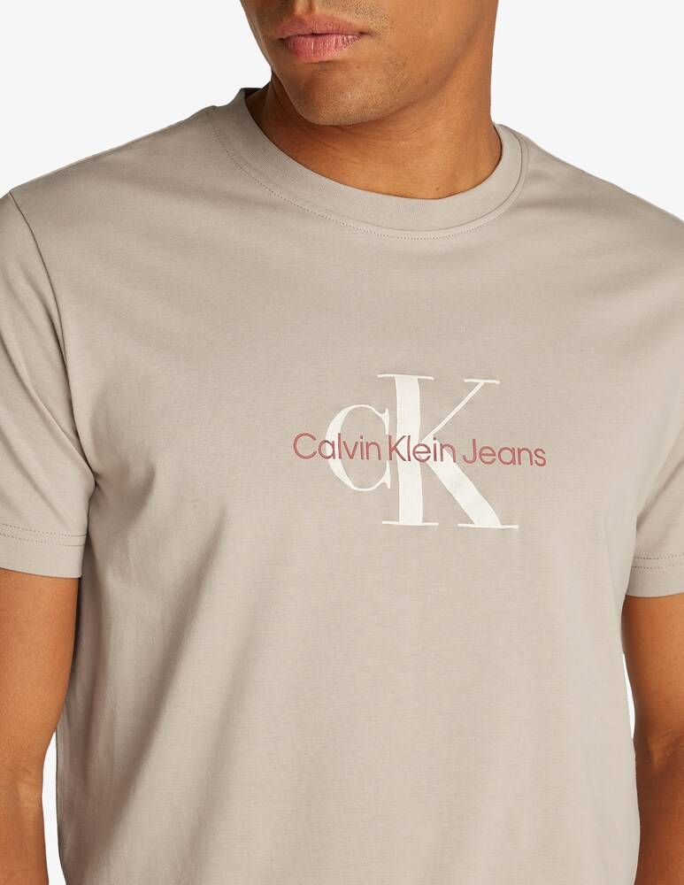 Calvin Klein Jeans Maglietta Big Logo Distressed