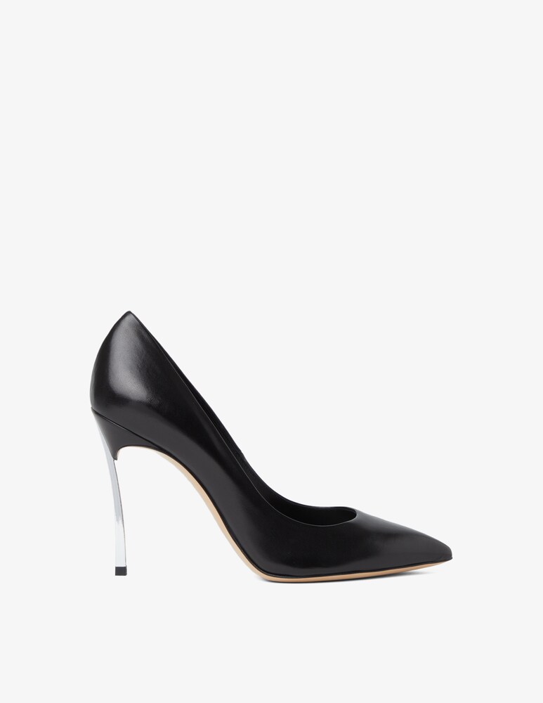 Casadei Décolleté in pelle con lama
