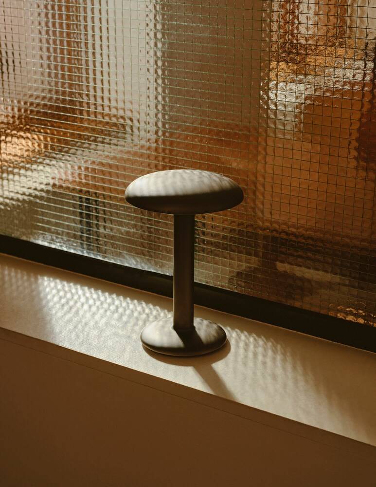 Flos Gustave Lacquered Res. T-Led 27K Lampada Da Tavolo