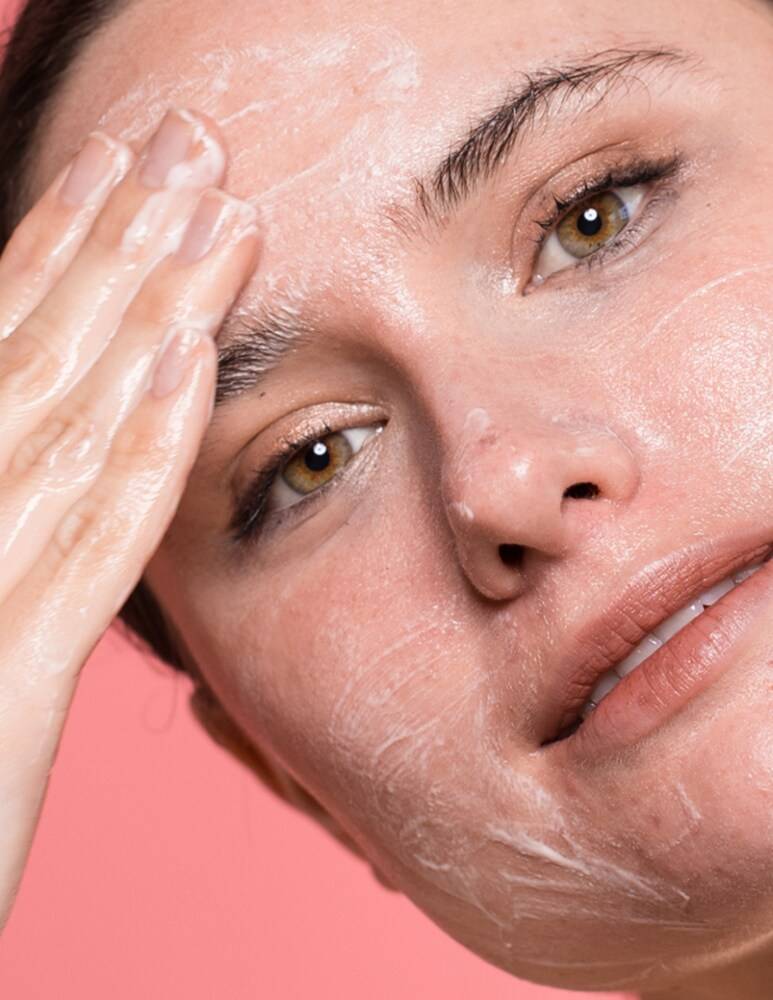 Freshly Cosmetics Rose Quartz Facial Cleanser