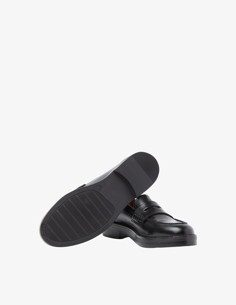 Jonak Maocassini In Pelle Mirna