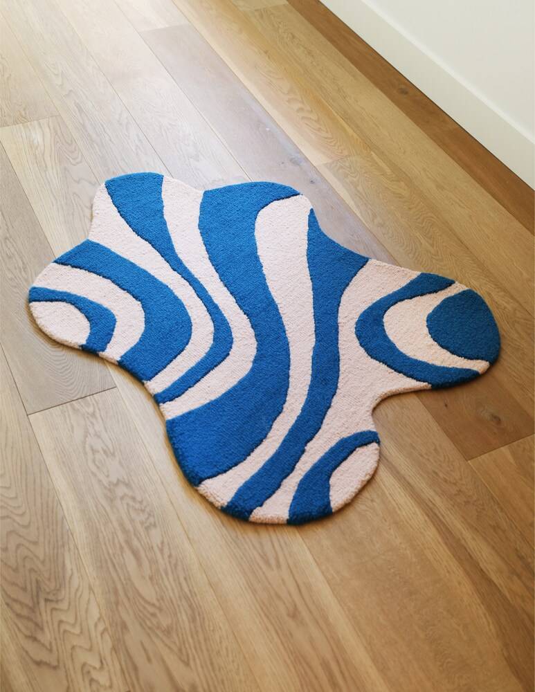 & Klevering Carpet Liquid Tappeto Blu
