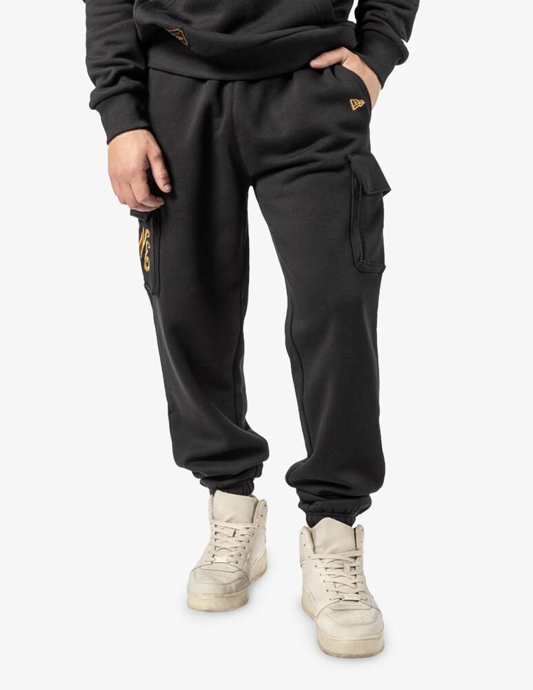 New Era Pantalone jogger cargo script