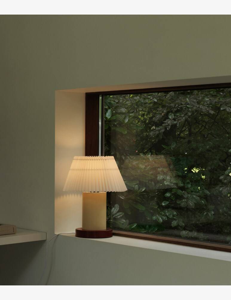 Normann Copenhagen Cellu Lampada Da Tavolo Eu Crema