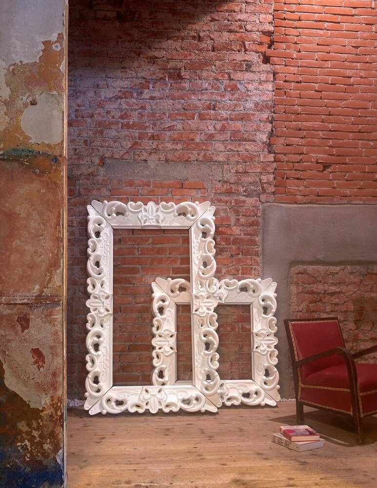 Slide Cornice Frame Of Love