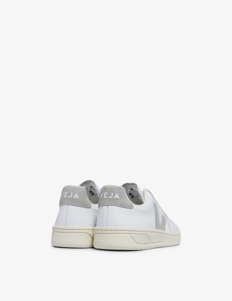 Veja Sneakers In Pelle V-12