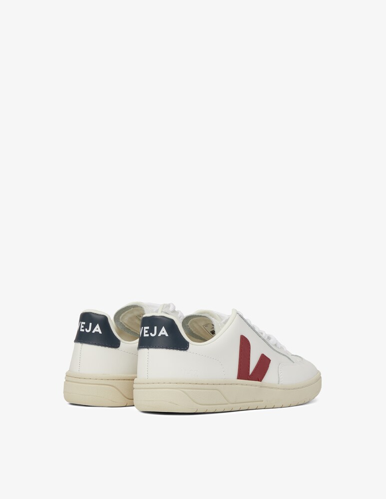 Veja Sneakers In Pelle V-12