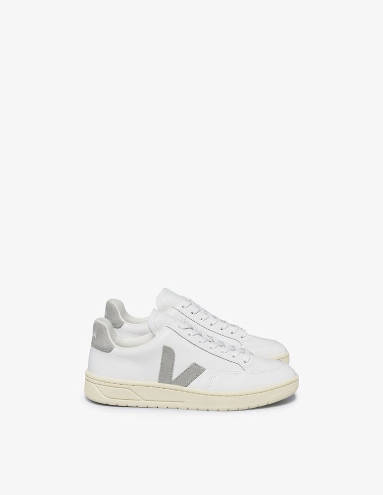 Veja Sneakers in pelle V-12