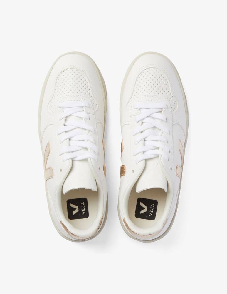 Veja Sneakers V-10