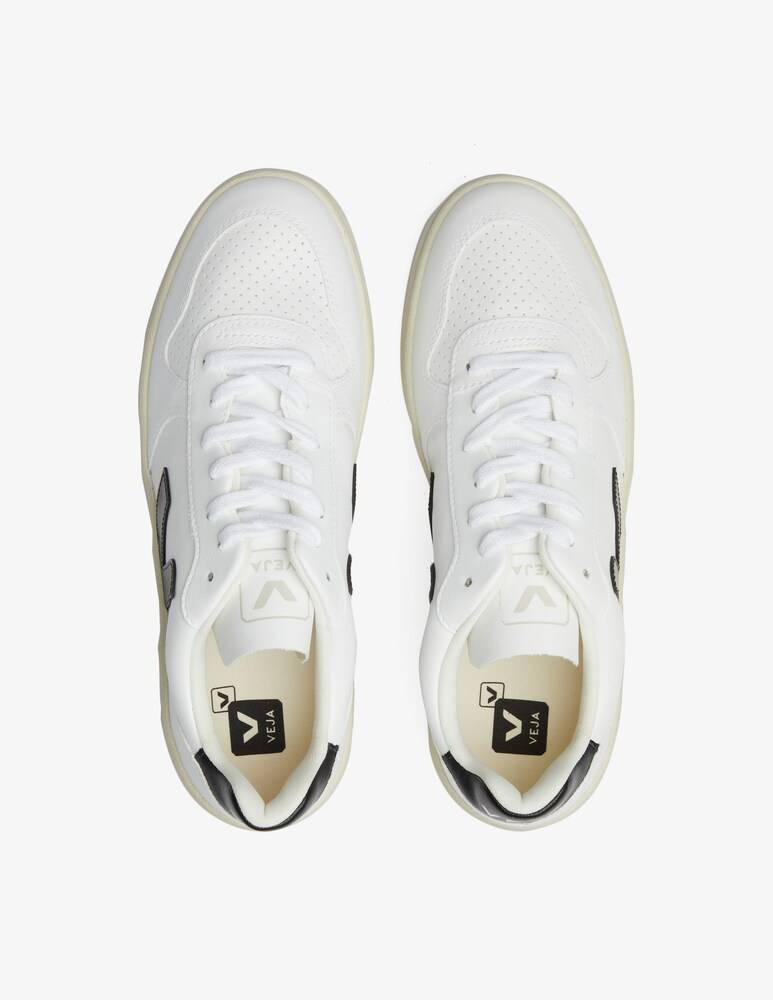 Veja Sneakers V-10