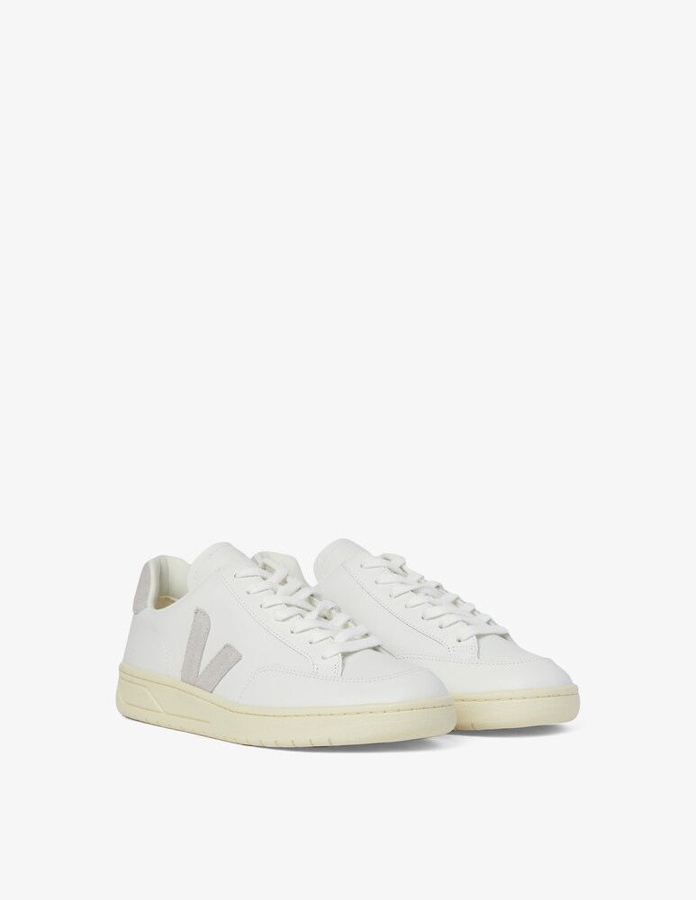 Veja Sneakers V-12
