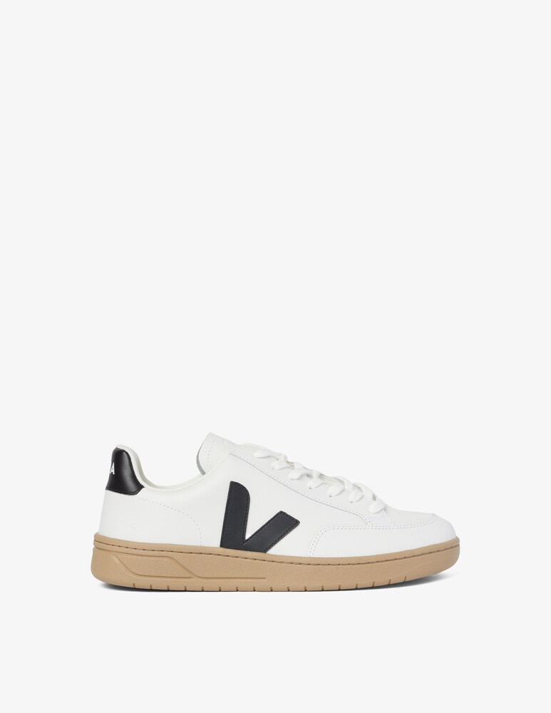 Veja Sneakers v-12