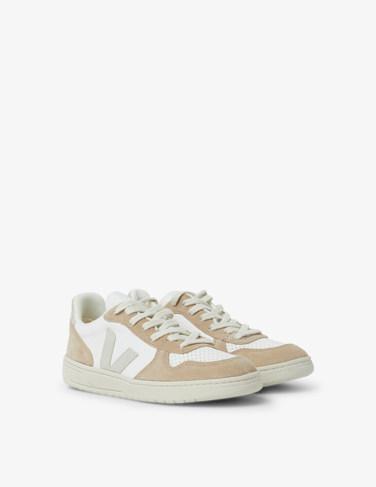 Veja Sneakers V10 In Camoscio