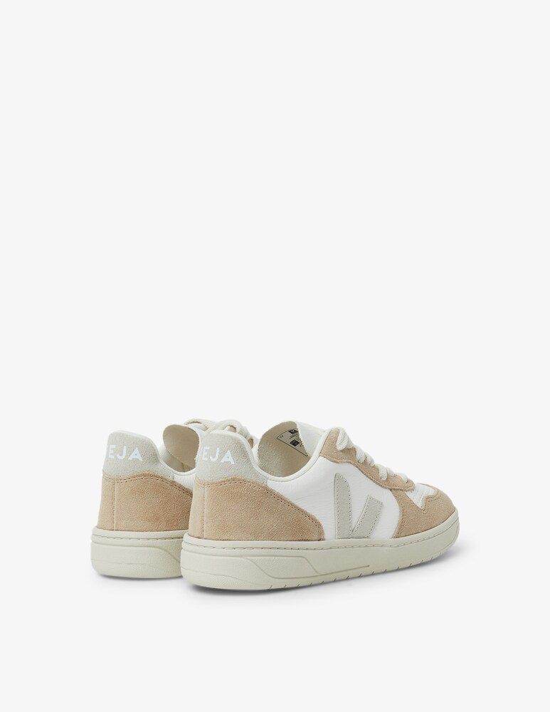 Veja Sneakers V10 In Camoscio