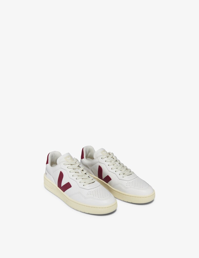 Veja Sneakers V90