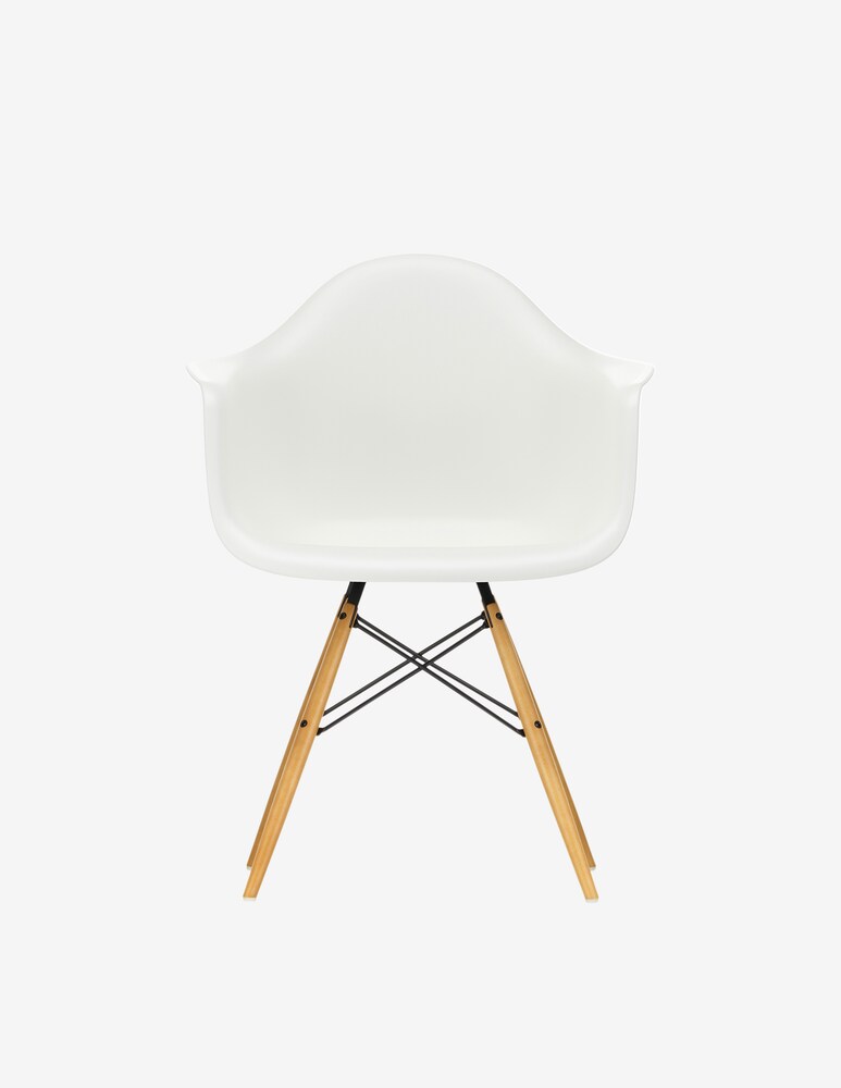 Vitra Eames Plastic Armchair DAW