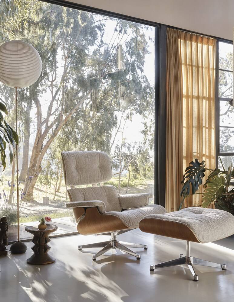 Vitra Lounge Chair & Ottoman Nubia Crema