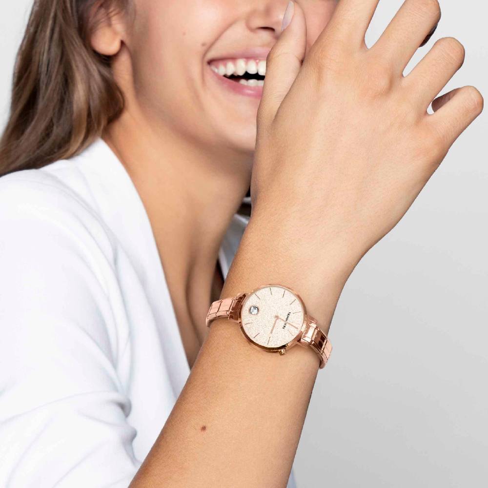 Nomination Orologio Time Ovale Oro Rosa Con 4 Link Decorati Sul Cinturino