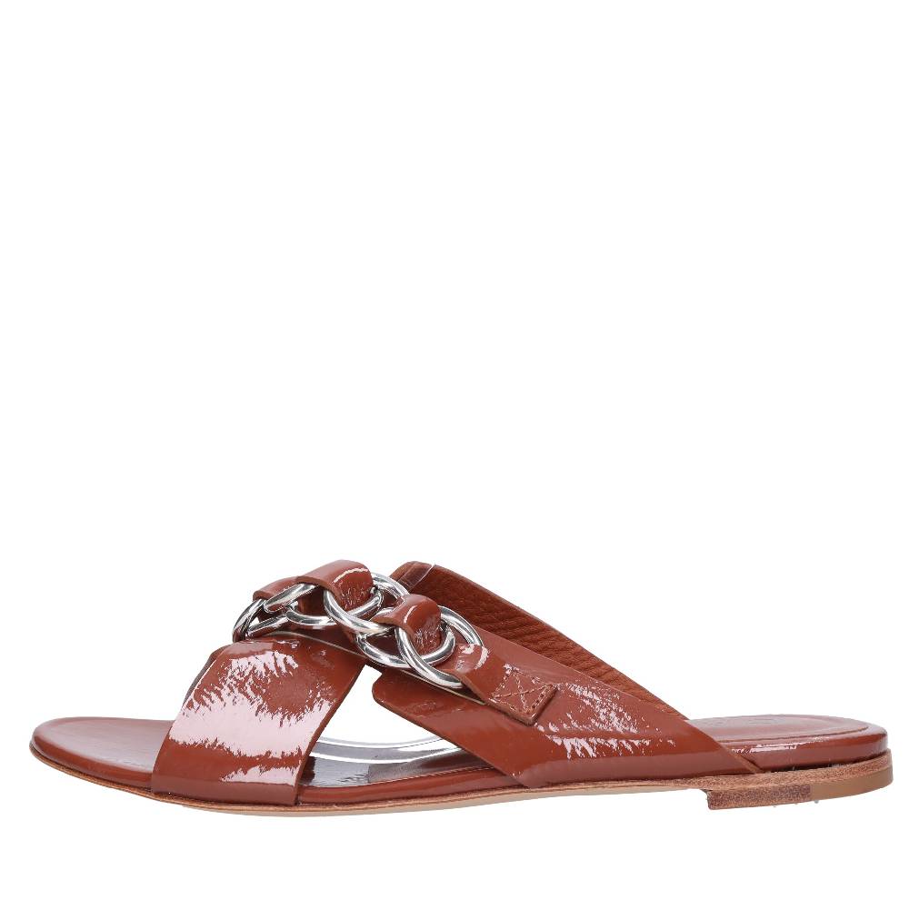 CASADEI Mules in vernice