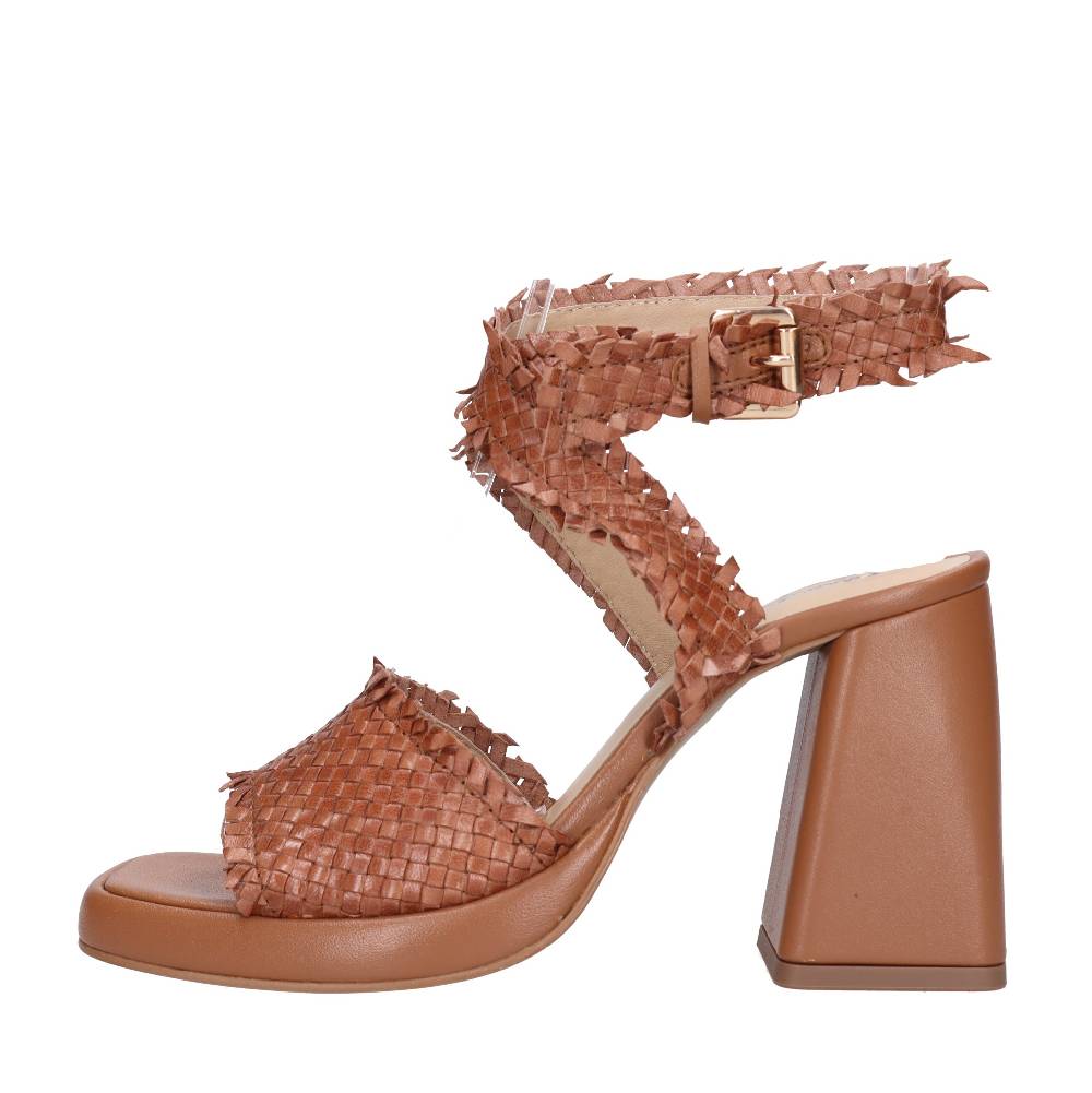 EMANUELLE VEE Sandali in pelle