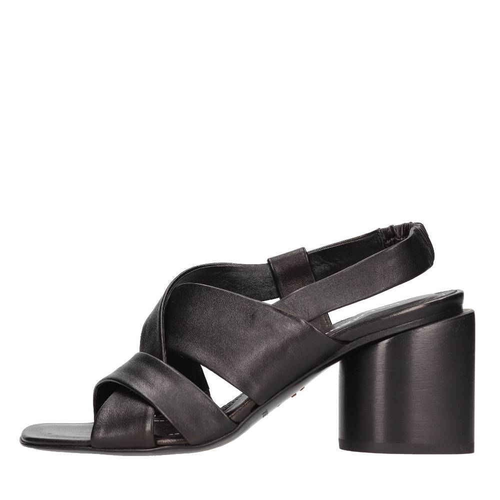 HALMANERA Sandali in pelle