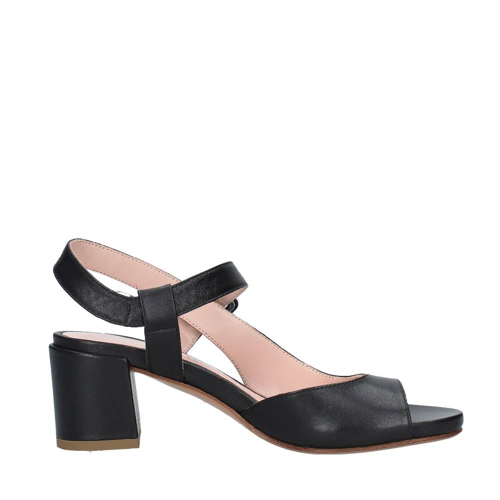 NORMA J BAKER Sandali Norma J Baker