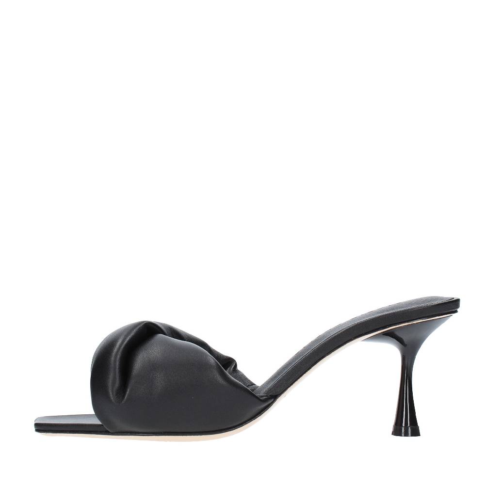 STUDIO AMELIA Mules in nappa