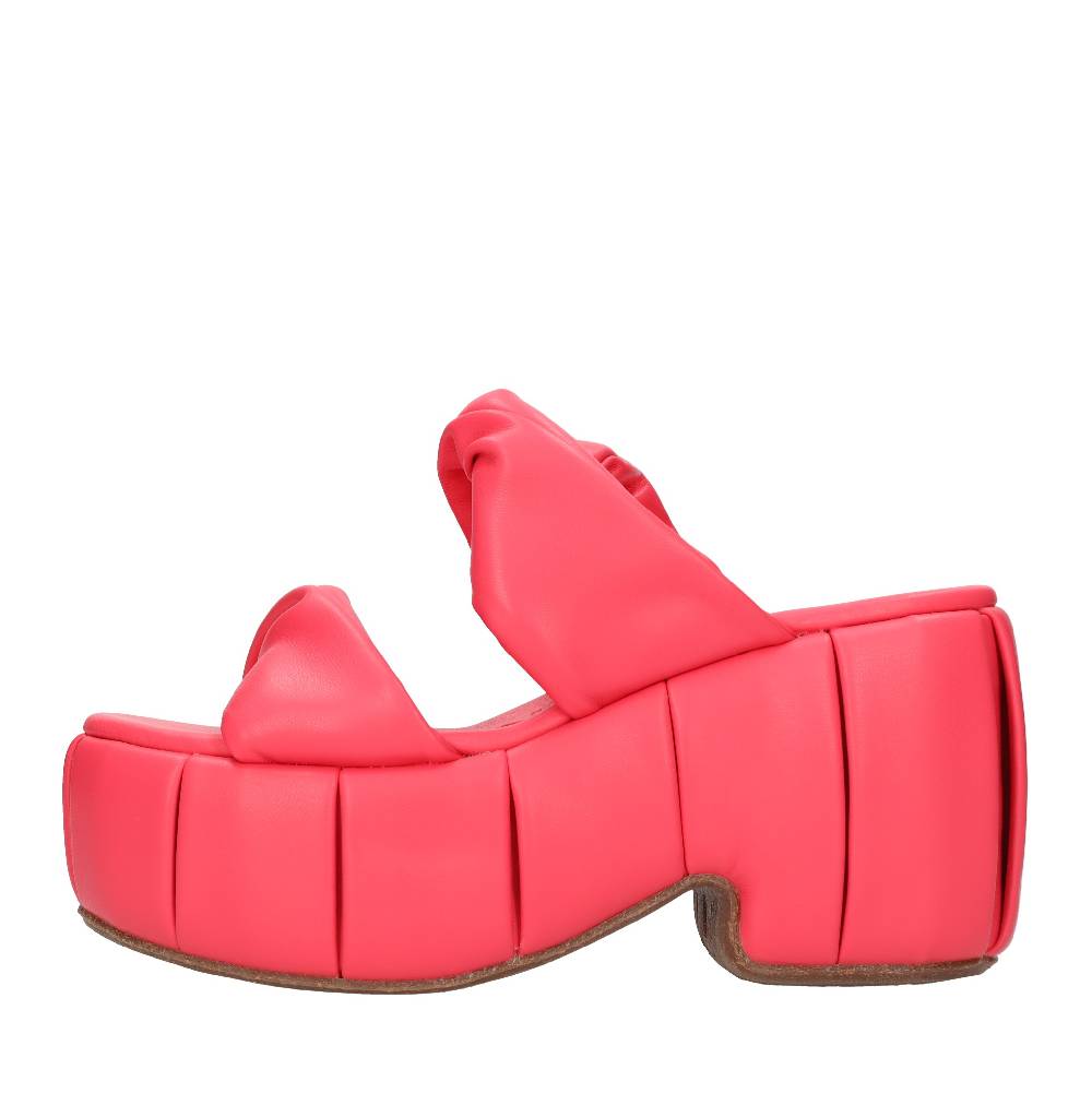 THEMOIRE Mules in tessuto vegano