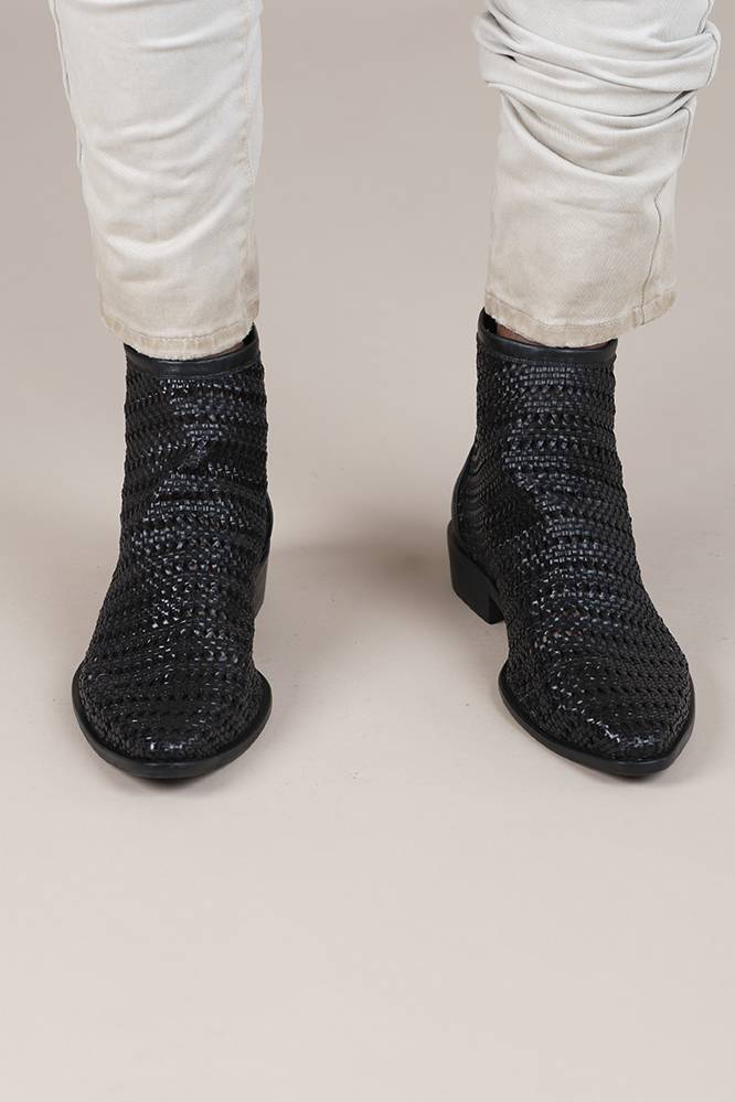 Nostrasantissima Stivaletto Intrecciato