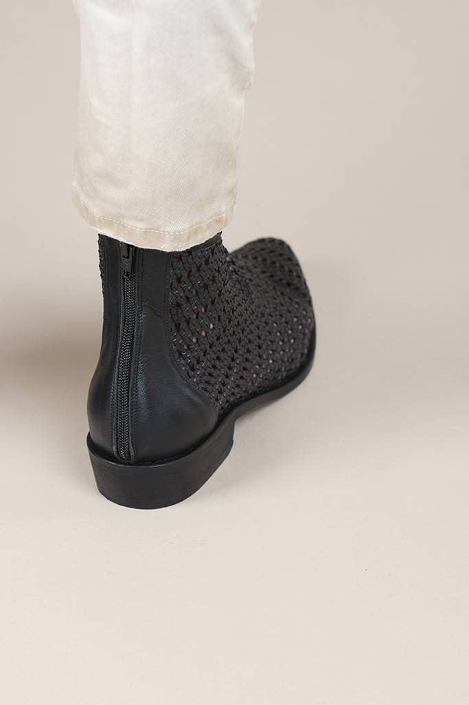 Nostrasantissima Stivaletto Intrecciato