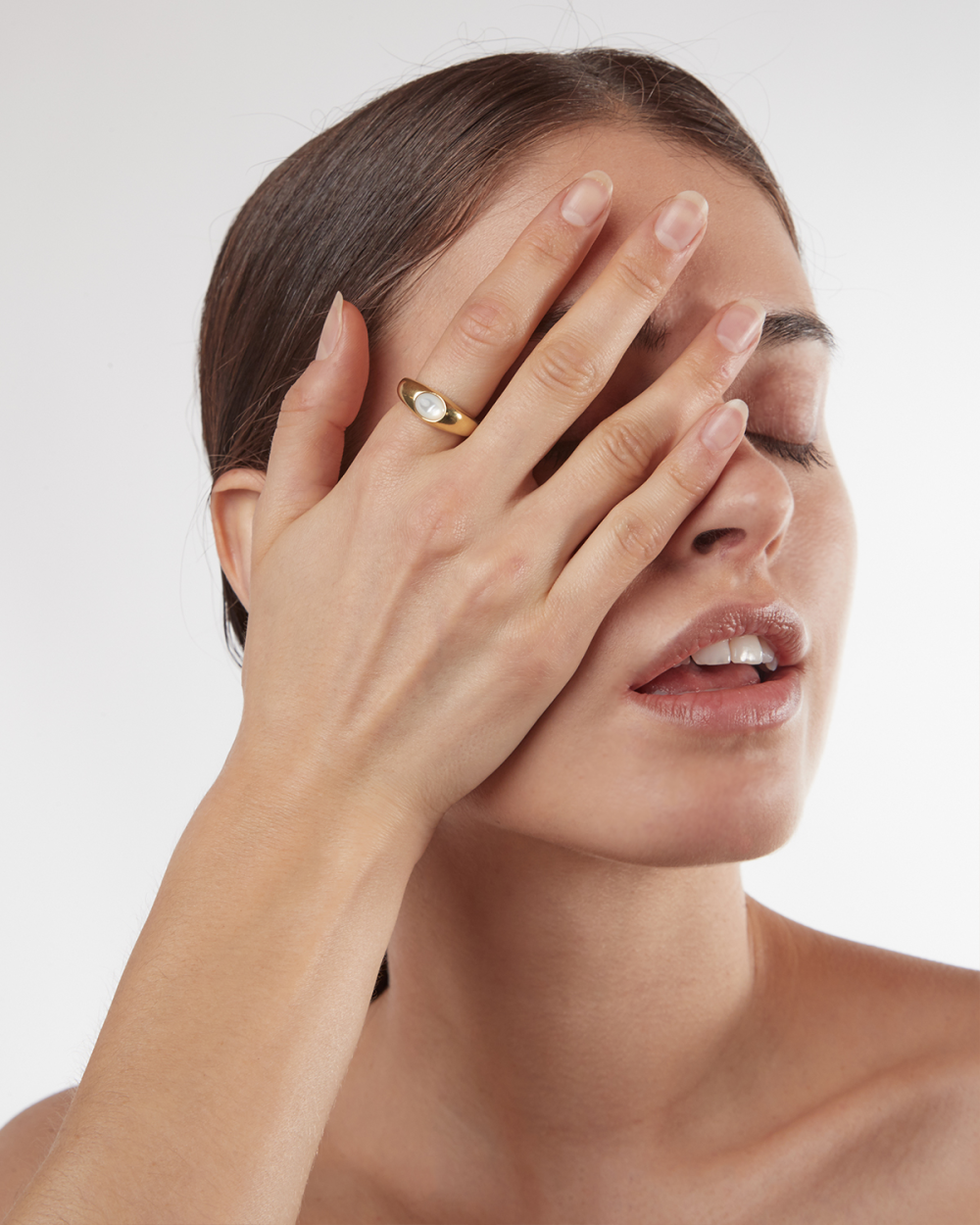 Nove25 ANELLO FEDONA IRIS PLACCATO ORO CON MADREPERLA