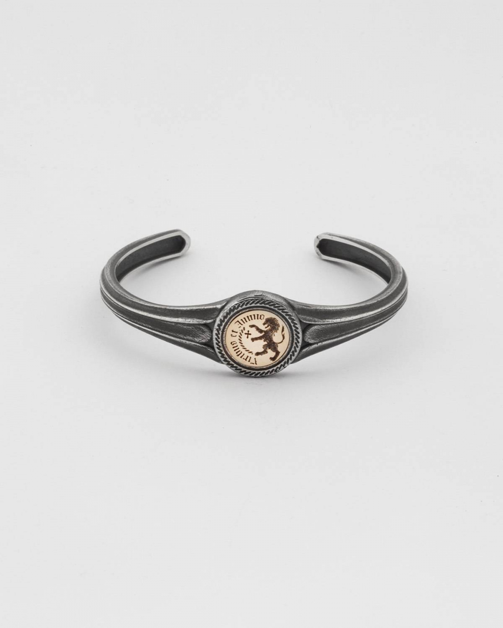 Nove25 BRACCIALE RIGIDO CHEVALIER VIRIBUS ET ANIMO IN ARGENTO