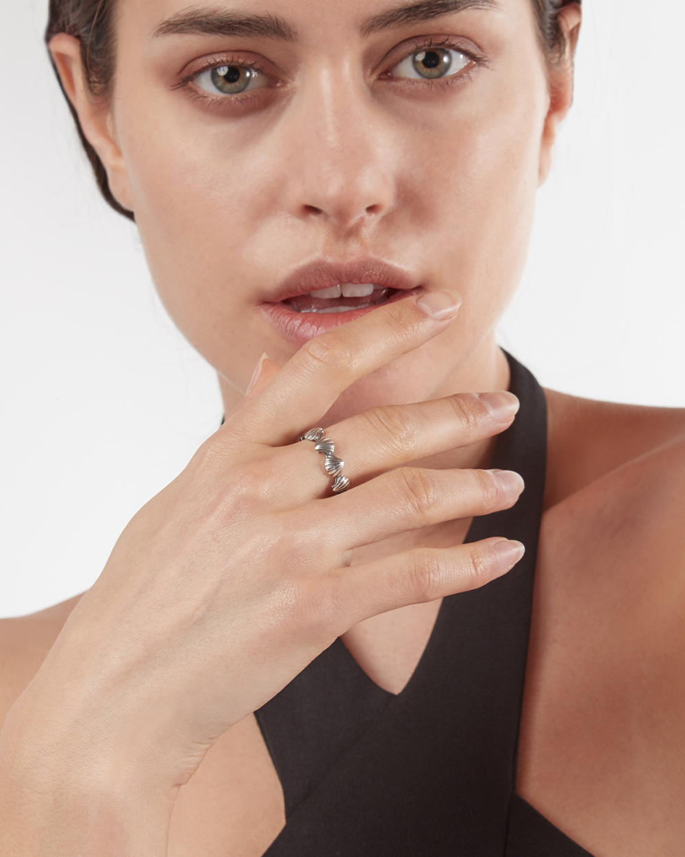 Nove25 ANELLO FEDE VENUS CON CONCHIGLIE IN ARGENTO