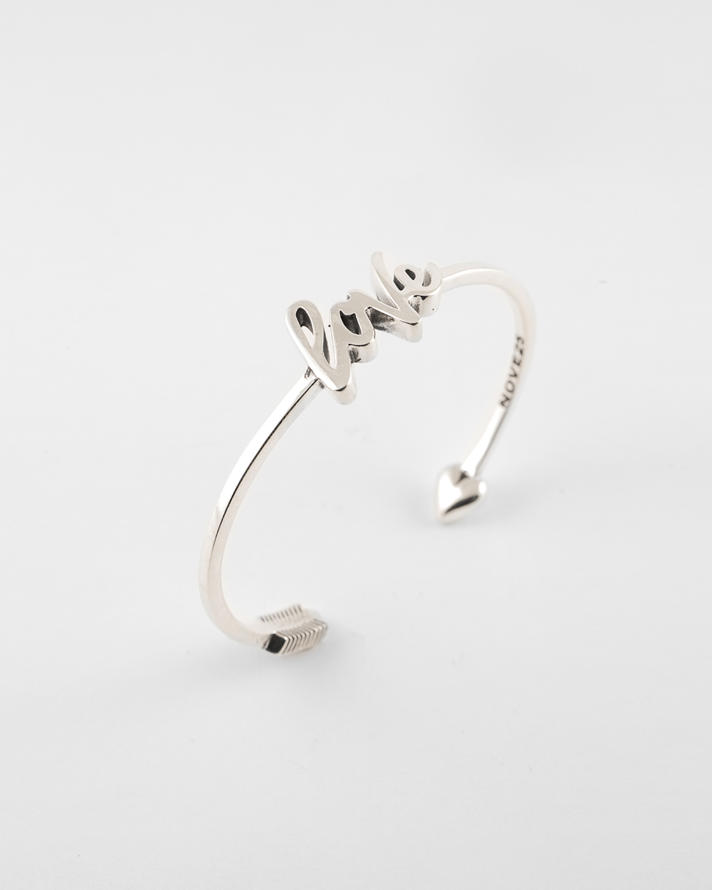 Nove25 BRACCIALE RIGIDO IN ARGENTO FRECCIA LOVE