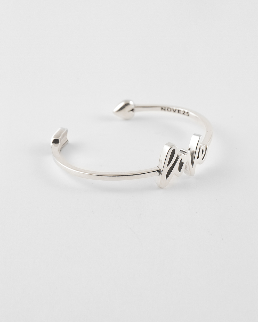 Nove25 BRACCIALE RIGIDO IN ARGENTO FRECCIA LOVE