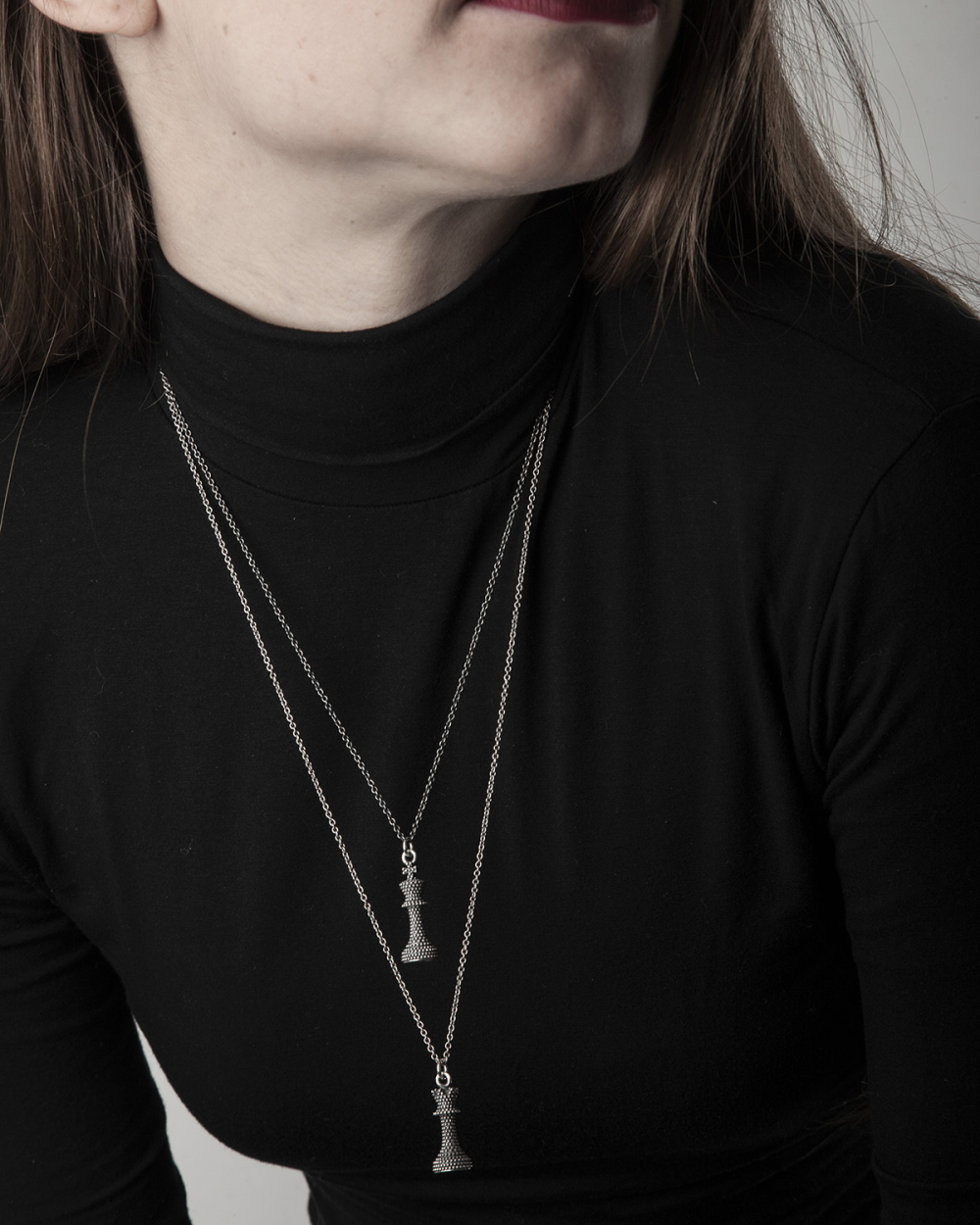 Nove25 CIONDOLO SCACCO RE PUNTINATO