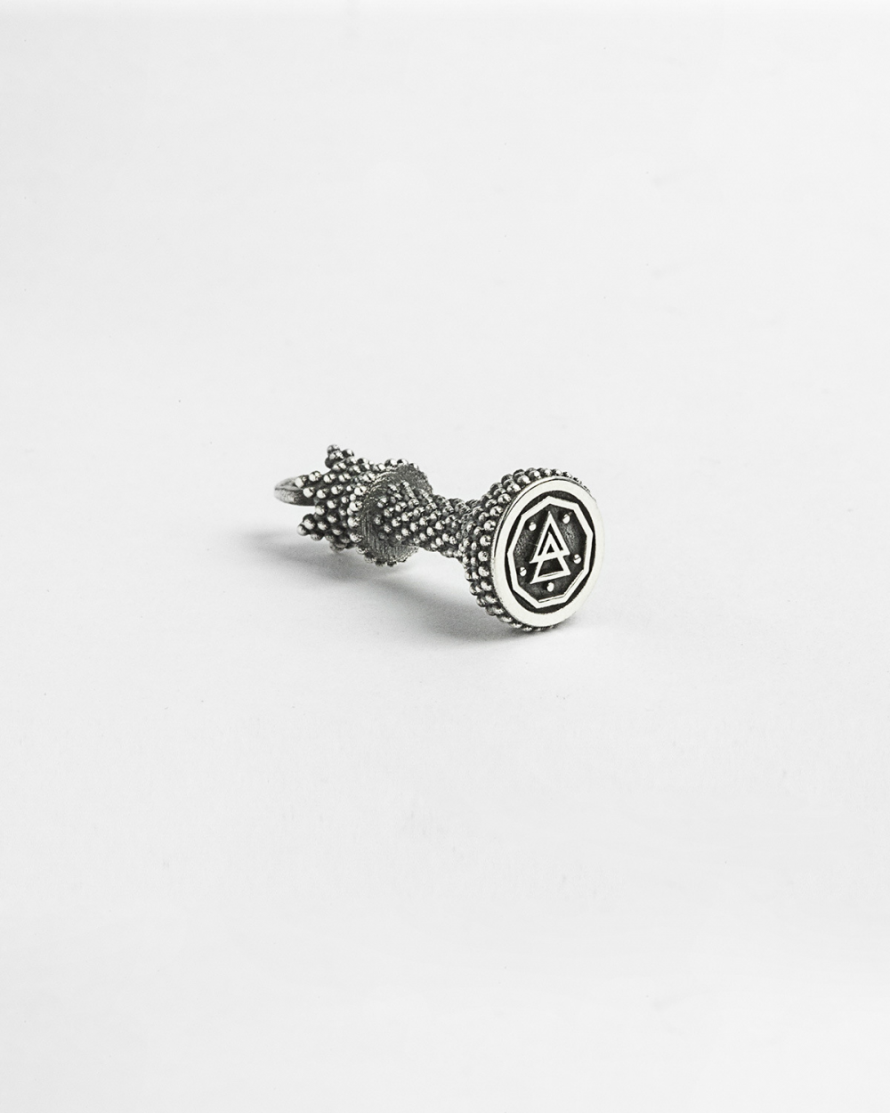 Nove25 CIONDOLO SCACCO REGINA PUNTINATA