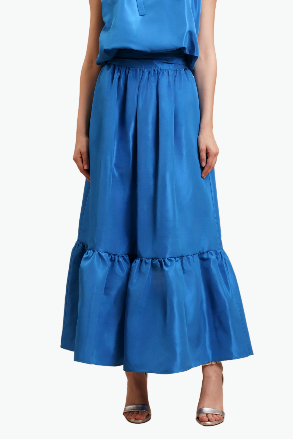 Nualy GONNA CON BALZA