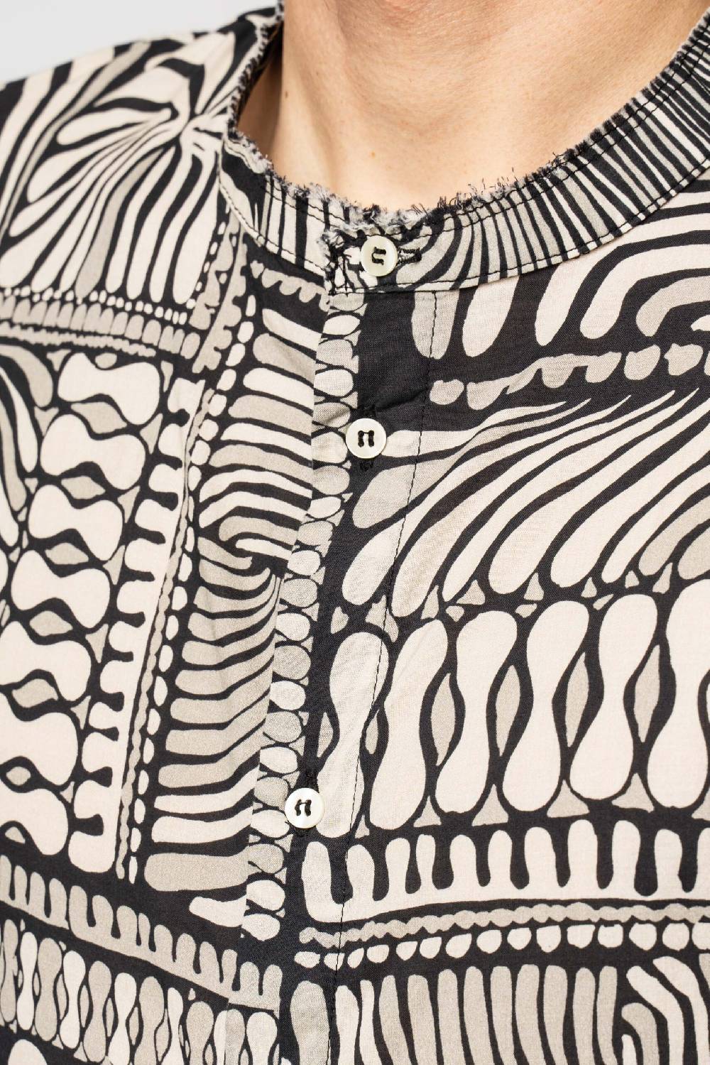 Officina 36 Camicia Nera In Mussola Stampata