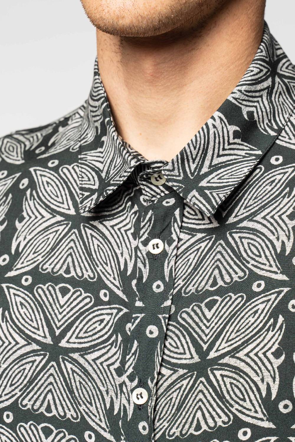 Officina 36 Camicia Nera In Viscosa Stampata