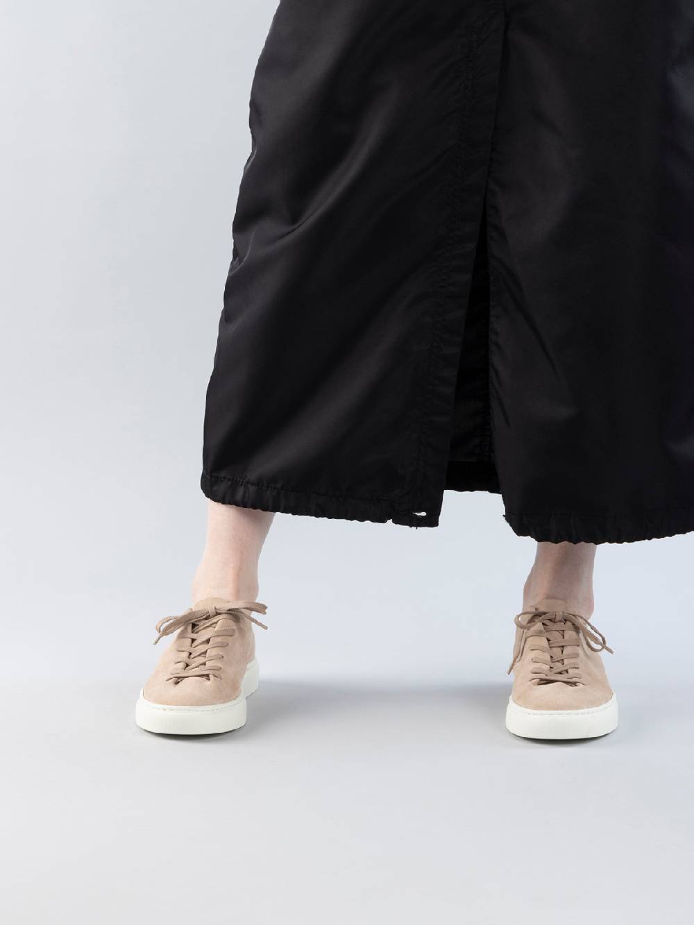 Officine Creative LEGGERA 100 Sneakers Basse In Pelle Scamosciata Rosa