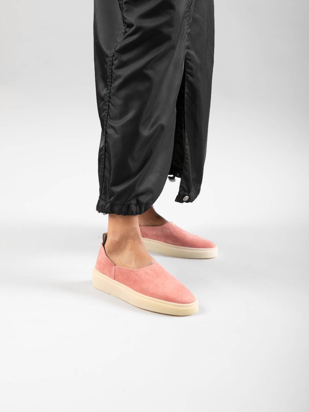 Officine Creative MUSKRAT 101 Sneaker In Pelle Scamosciata Rosa