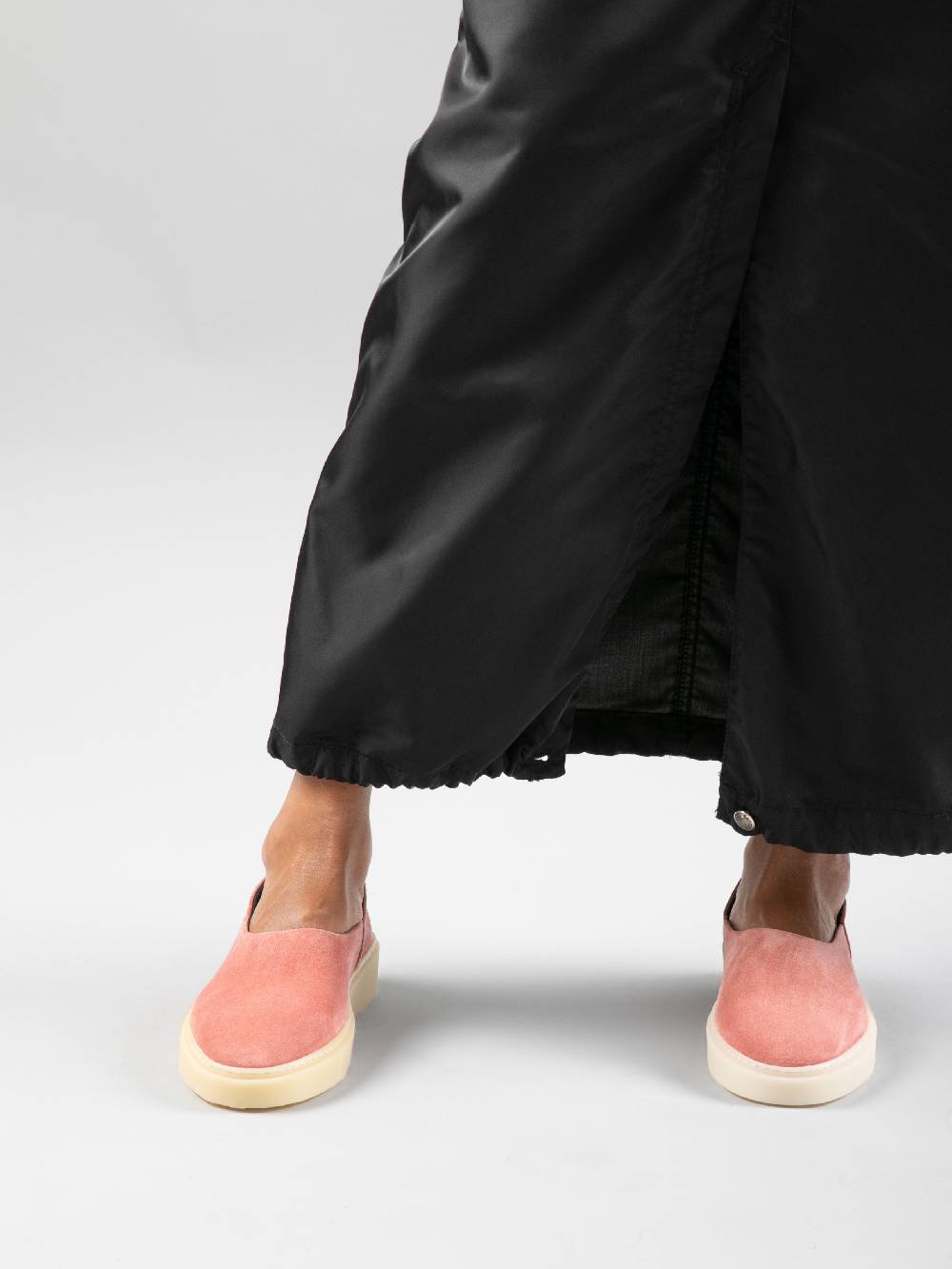 Officine Creative MUSKRAT 101 Sneaker In Pelle Scamosciata Tortora