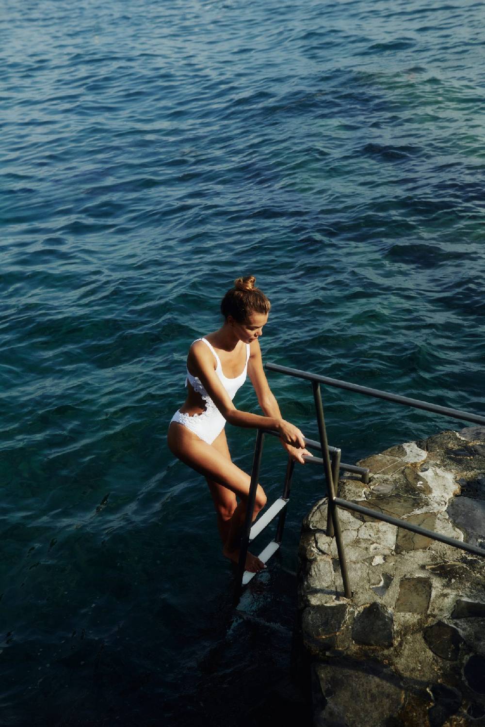 Olivia Gold Intero Con Tessuto Operato E Ricamo Macramé