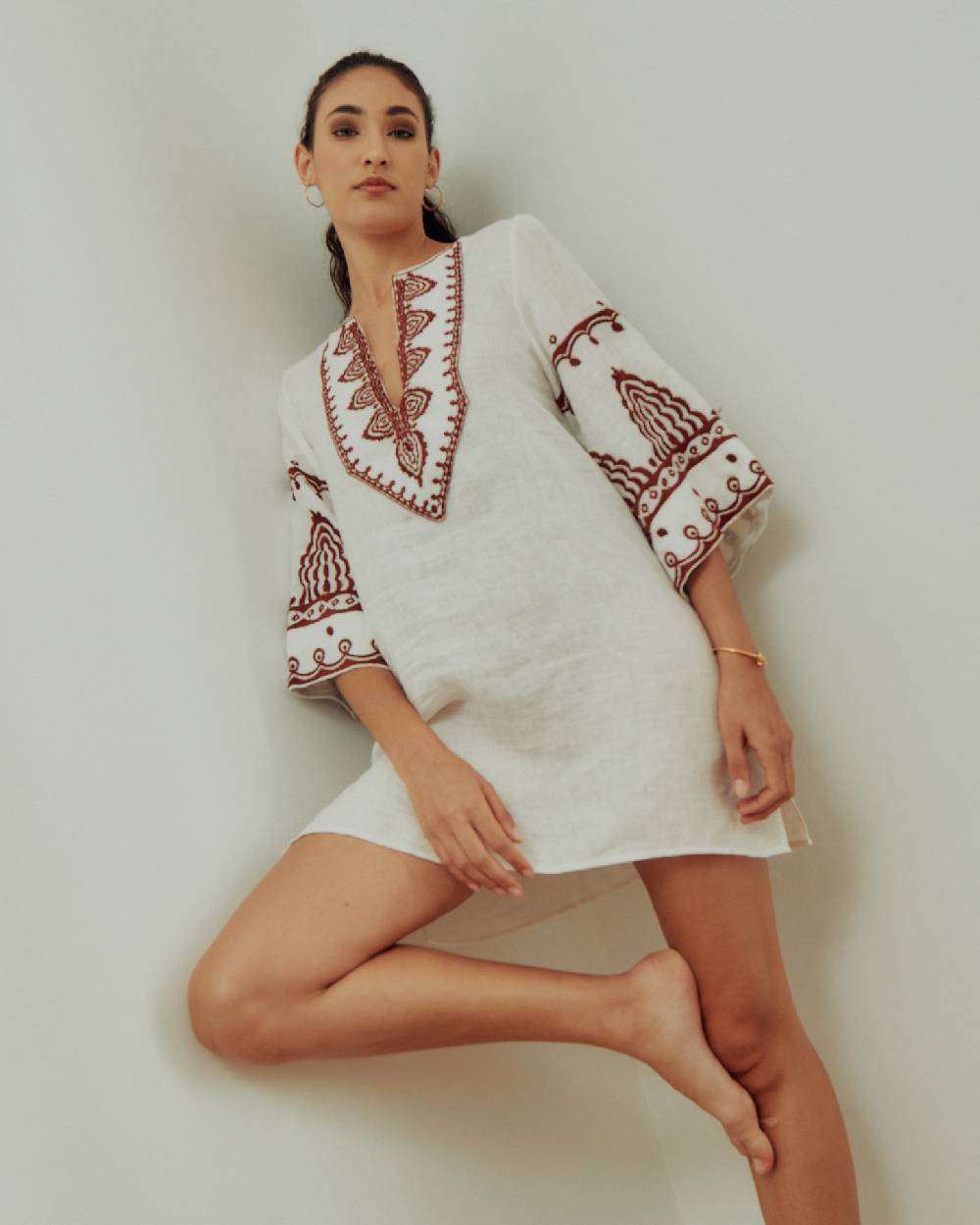 Olivia Gold Abito corto in Lino con ricami